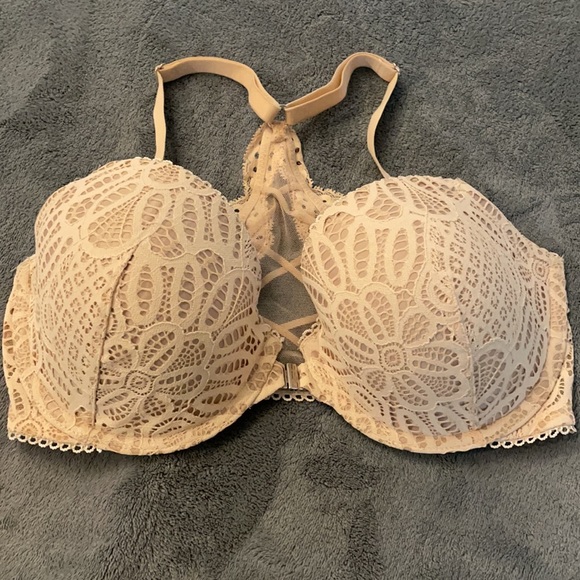 Victoria Secret Bras - Picture 3 of 6